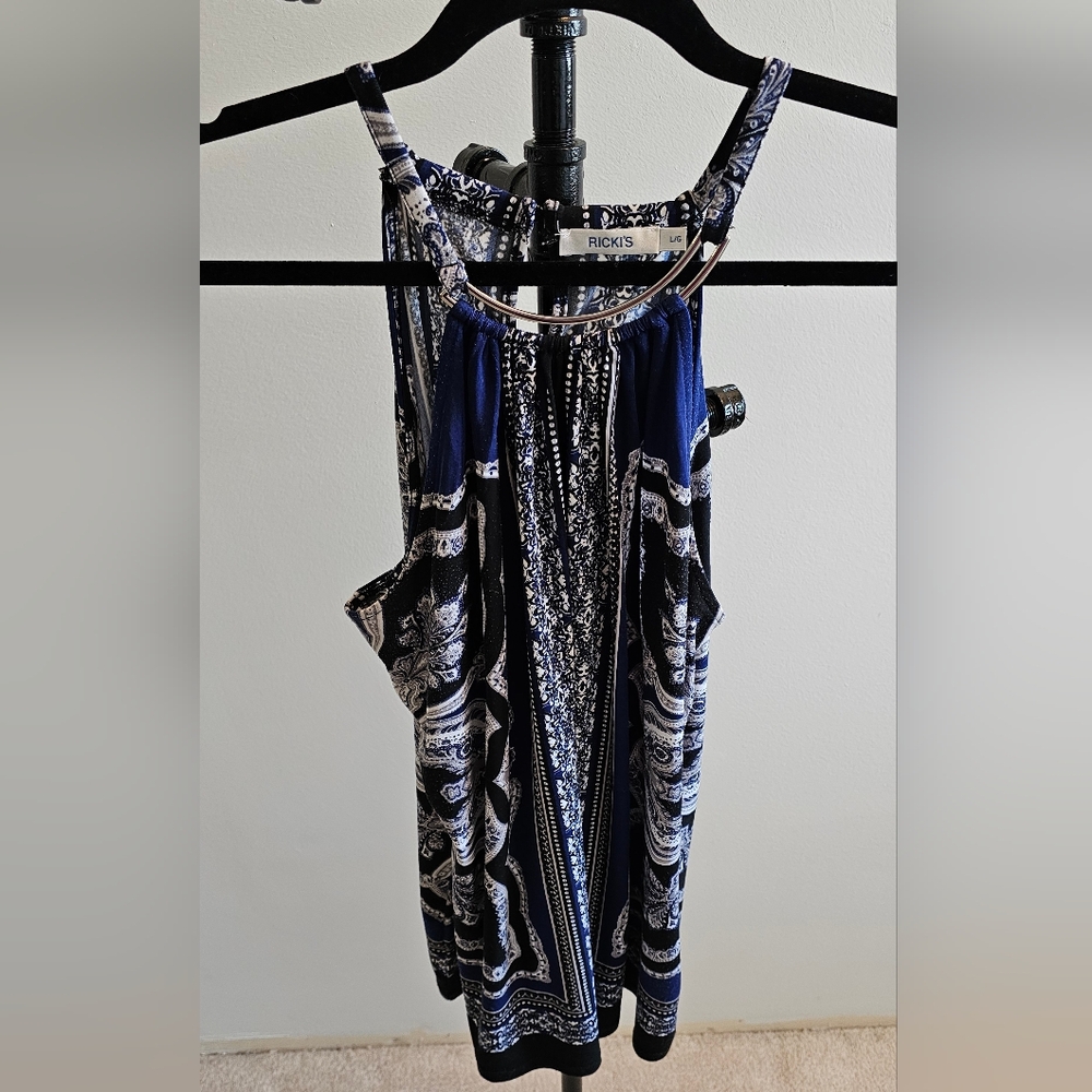 Ricki's Size Large Blue, Black, White, Sleeves Top with partial Metal Collar!
